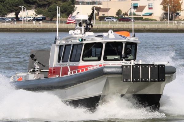 VESSEL REVIEW | Catamaran response boat delivered to California’s Alameda Fire Department