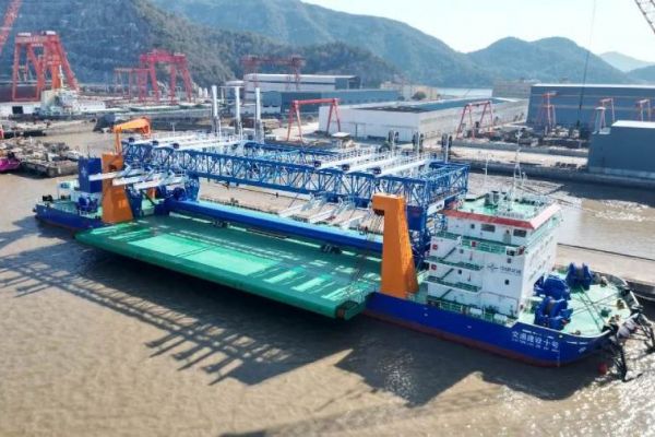 VESSEL REVIEW | Jiaotong Jianshe 10 Hao – Chinese-built paving vessel for large-scale reclamation projects