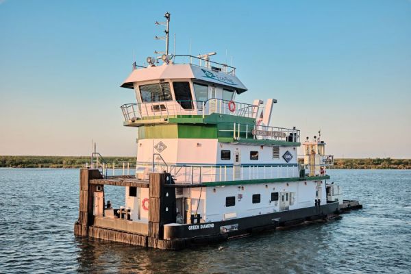 VESSEL REVIEW | Green Diamond – Hybrid electric pusher for Kirby Corporation’s inland shipping division