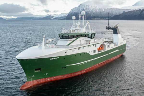 VESSEL REVIEW | Sørkapp – New Norwegian stern trawler boasts low environmental impact