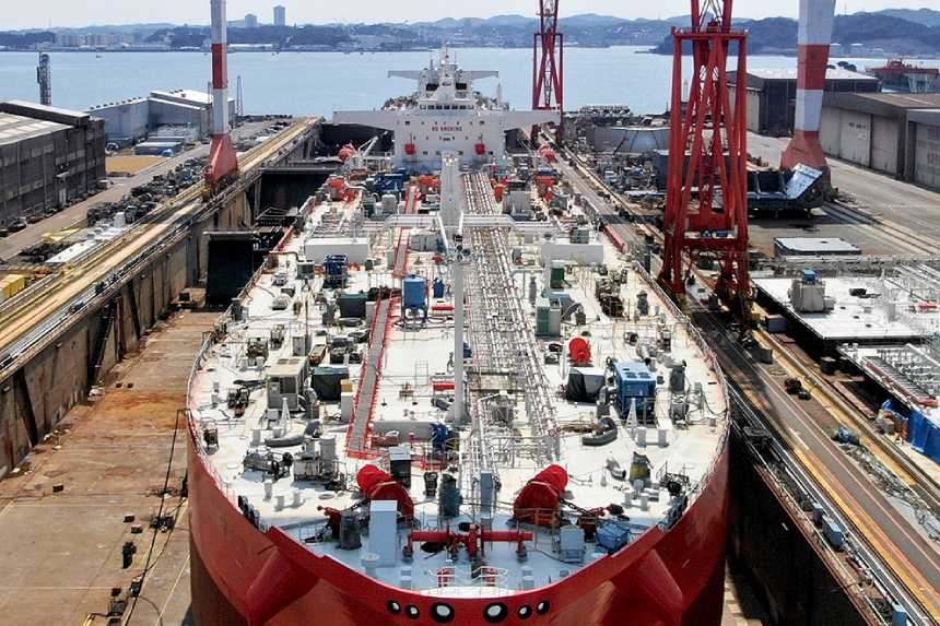 日本企業が127年間続いた造船事業から撤退する