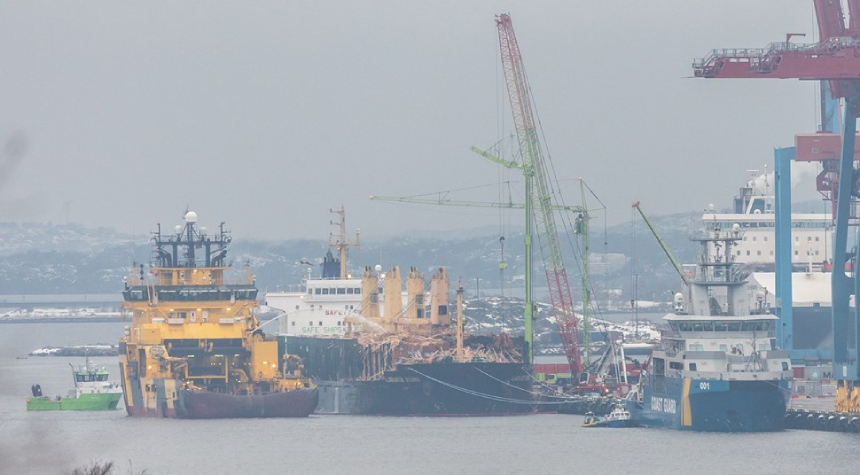 Fire-damaged bulker arrives in Gothenburg for unloading of cargo - Baird  Maritime