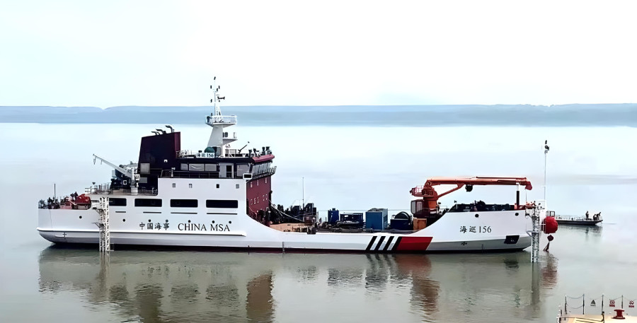 VESSEL REVIEW | Hai Xun 156 – Icebreaking buoy tender enters service with China Maritime Safety Administration