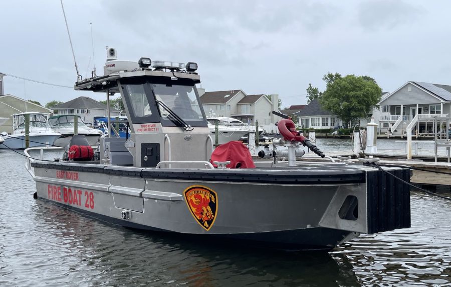 VESSEL REVIEW | Fire Boat 28 – New Jersey fire departments acquire response boat