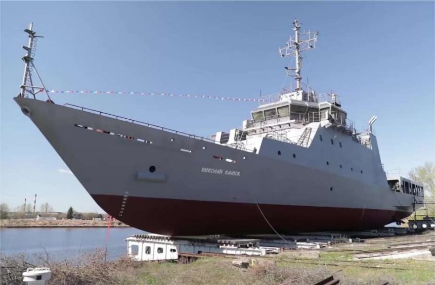 Russian Navy’s newest helicopter training vessel floated out