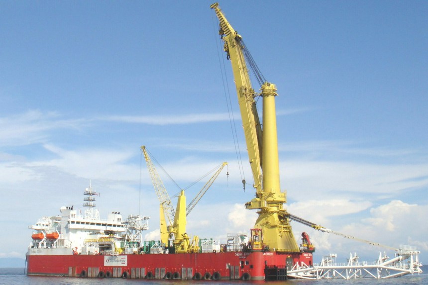 Sapura Energy's pipe-laying and crane vessel Sapura 3000