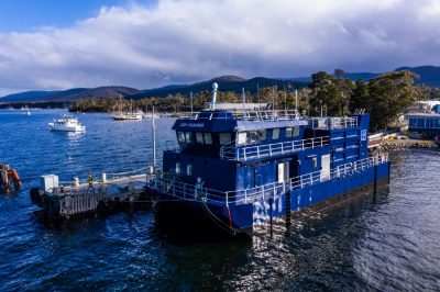 Best Feed Barge – San Hamana