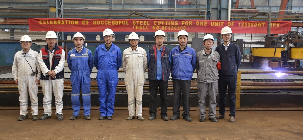 Taizhou Sanfu cuts steel for new cargo ship for German owner 