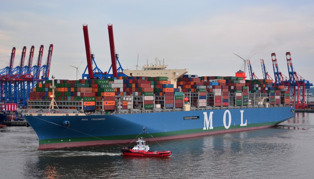 PHOTO OF THE DAY: Port of Hamburg accepts largest ever boxship 